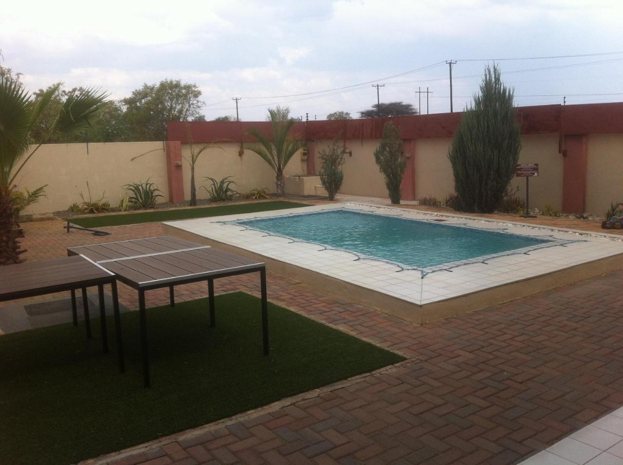 Cycad Palm Guesthouse Palapye Exterior photo